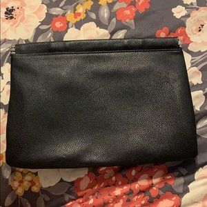 Black clutch